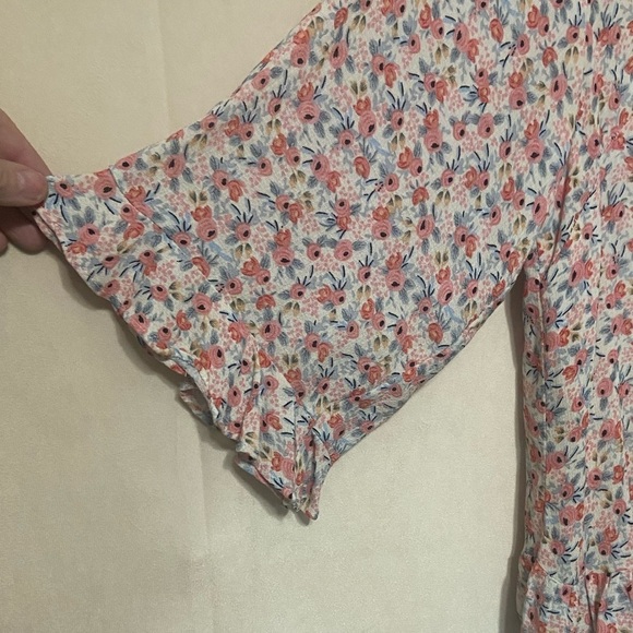 Cynthia Rowley women's S 100% viscose rose print ruffle sleeve & hem top EUC - Picture 6 of 7